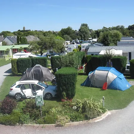 Camping Aux Pommiers 4*